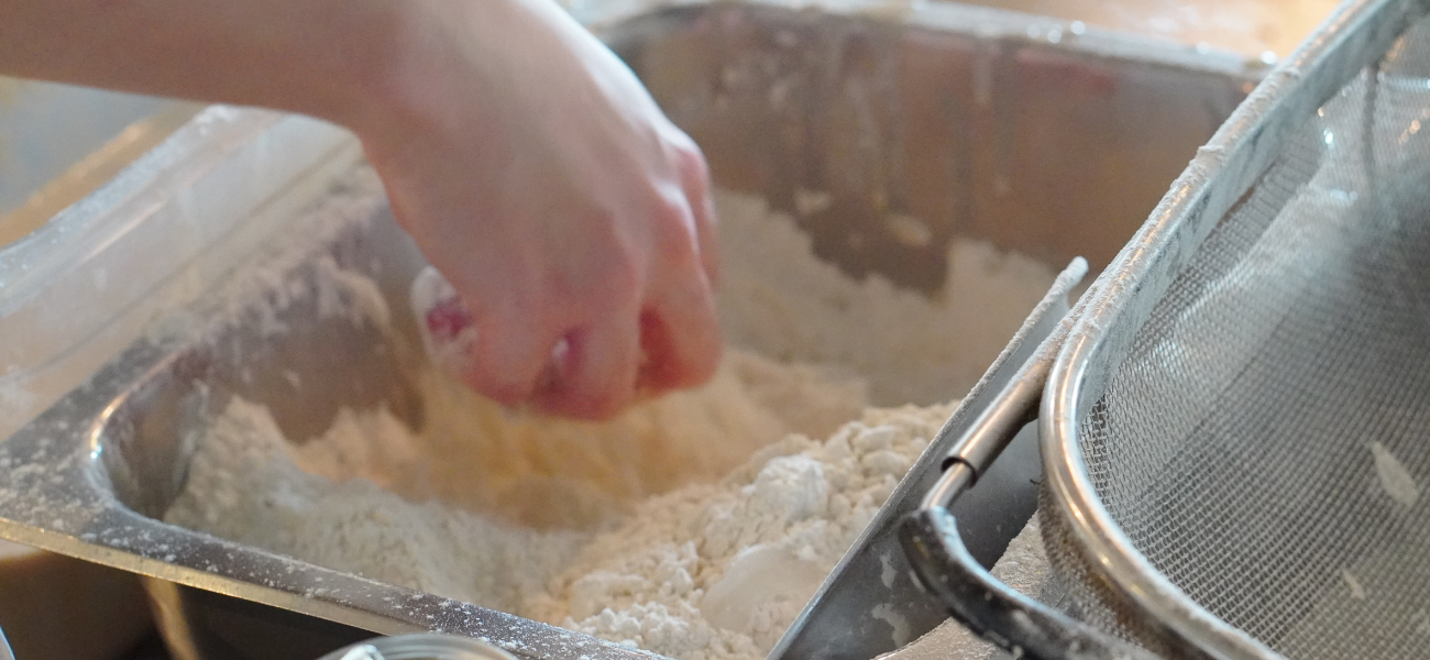 flour hand